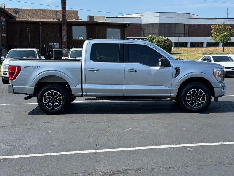 2023 Ford F-150 XLT photo 2