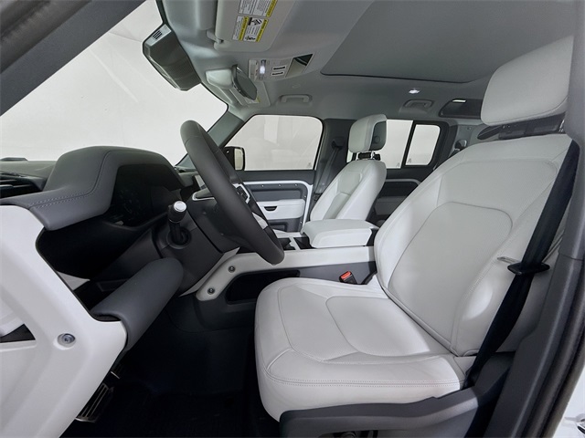 2025 Land Rover Defender 110 X-Dynamic SE photo 9