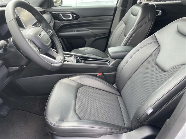 2025 Jeep Compass Latitude photo 11