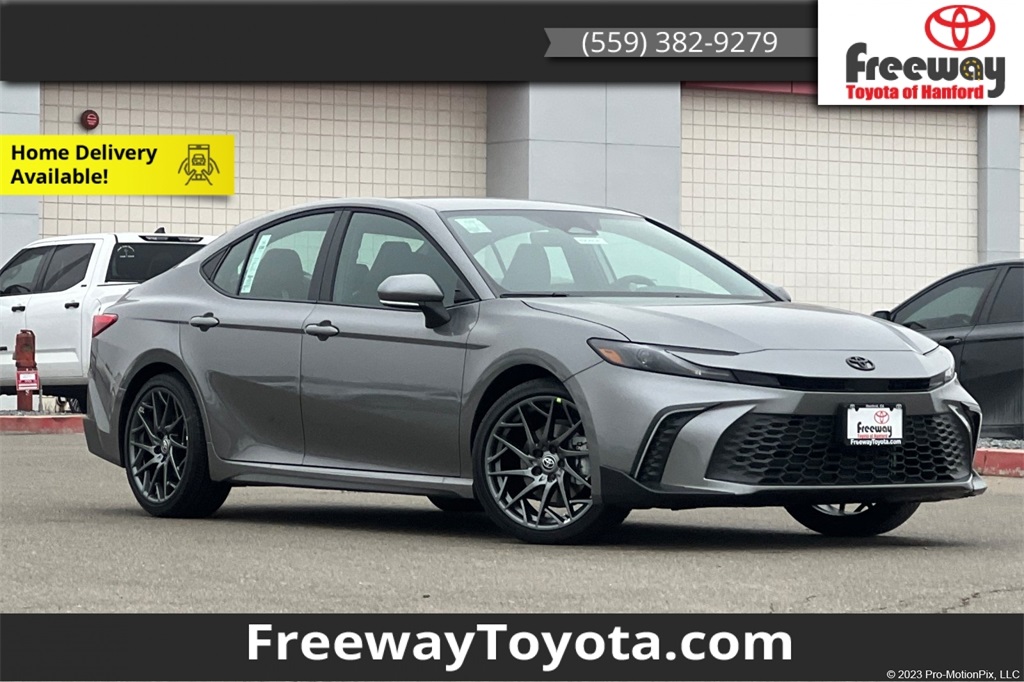 2026 Toyota Camry SE's photo