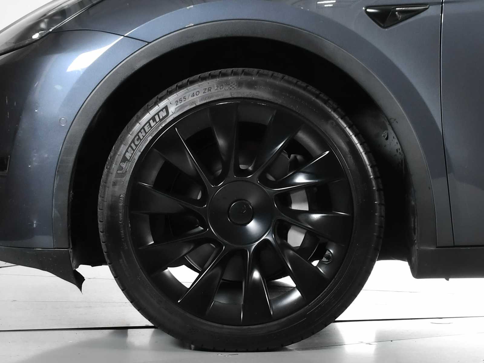 2021 Tesla Model Y Standard Range photo 9