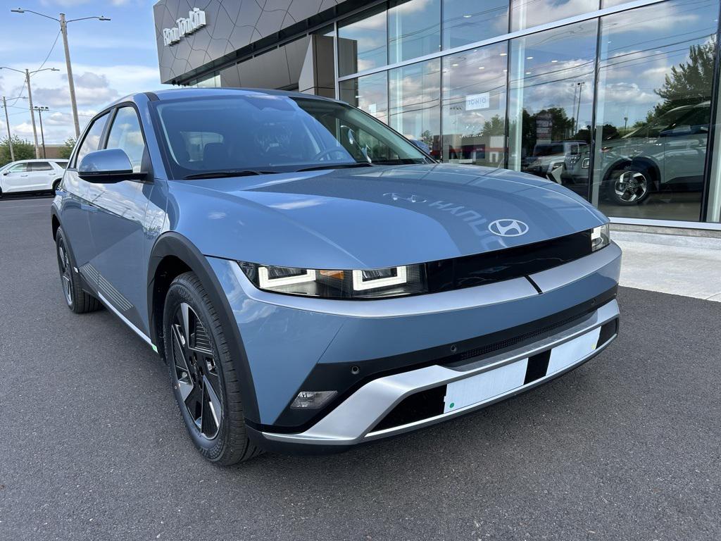 2025 Hyundai Ioniq 5 SE photo 2