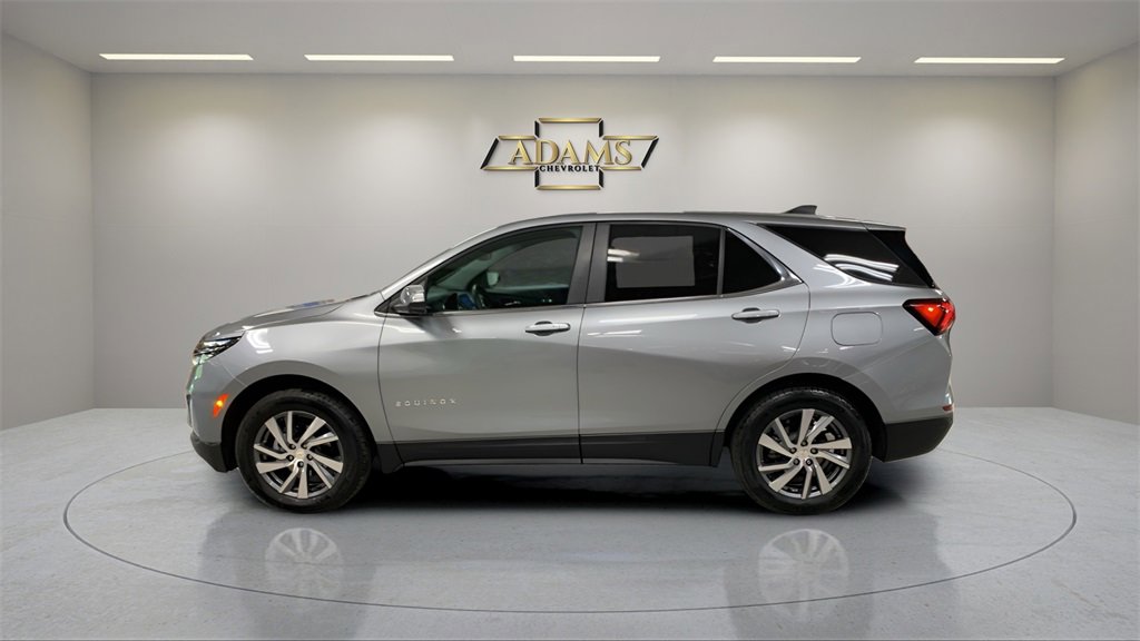 2024 Chevrolet Equinox LT photo 2