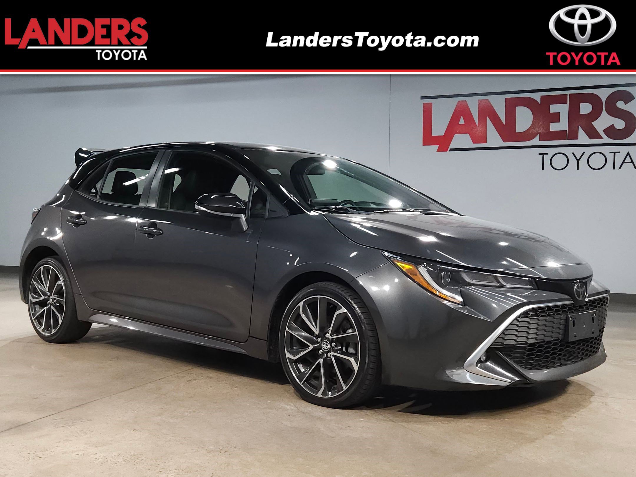 2021 Toyota Corolla Hatchback XSE's photo