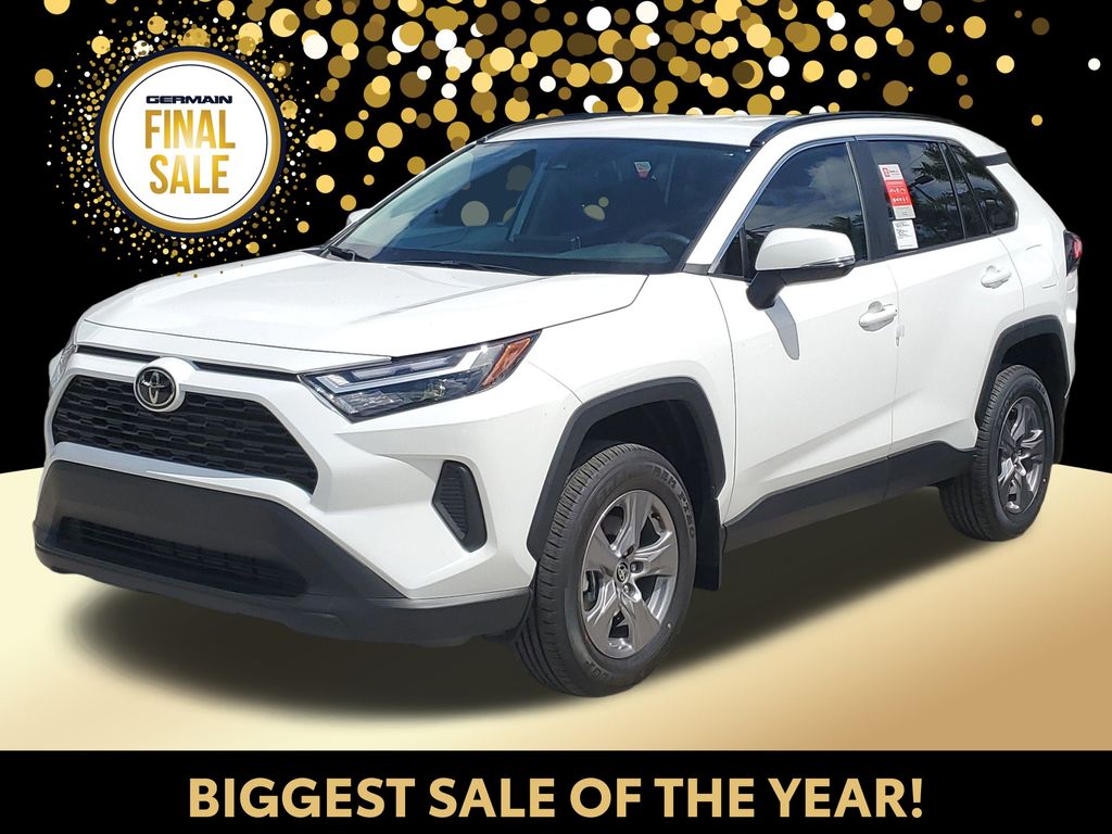 2025 Toyota RAV4 XLE's photo