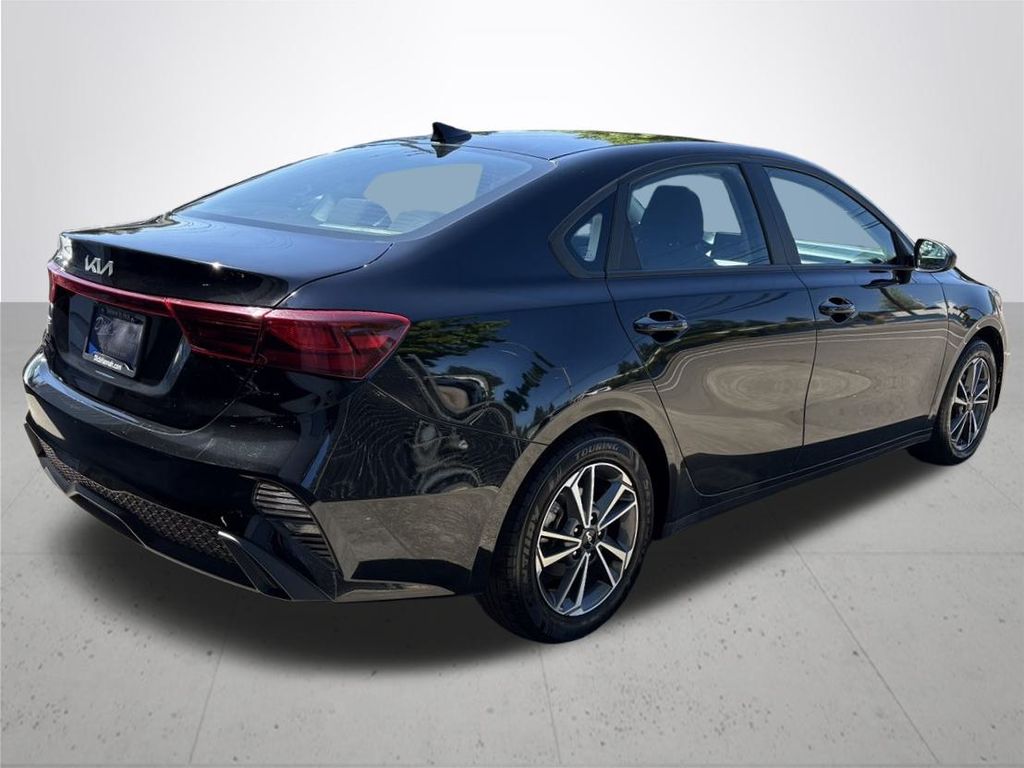 2023 Kia Forte LXS photo 7