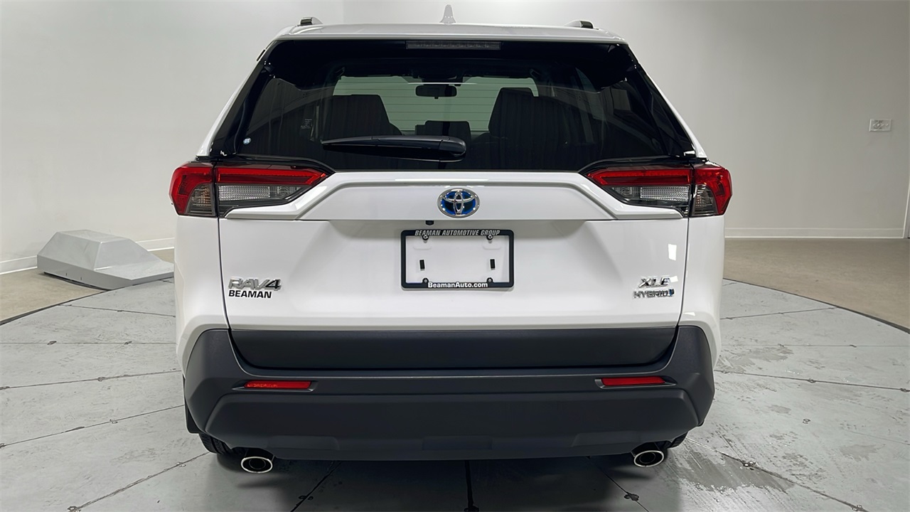 2023 Toyota RAV4 Hybrid XLE photo 3