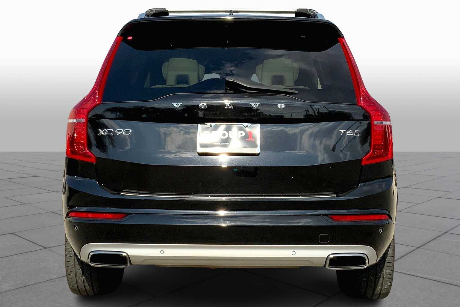 2017 Volvo XC90 Momentum photo 4