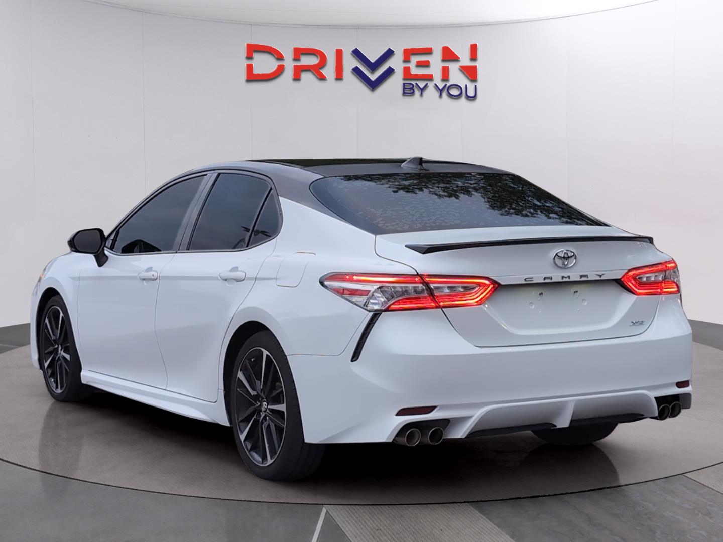 2020 Toyota Camry XSE V6 photo 4