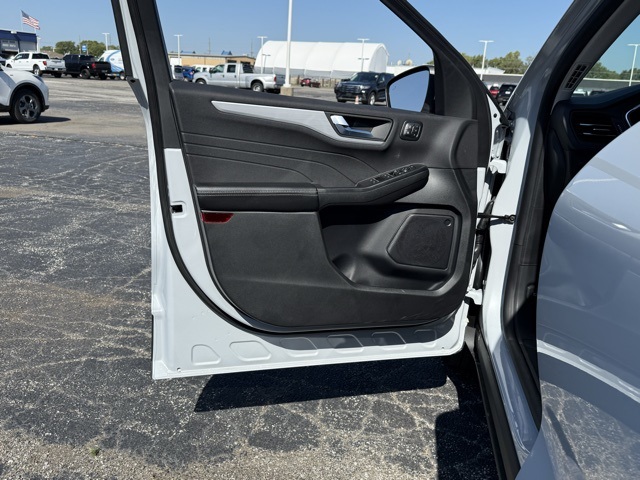 2025 Ford Escape Platinum photo 18
