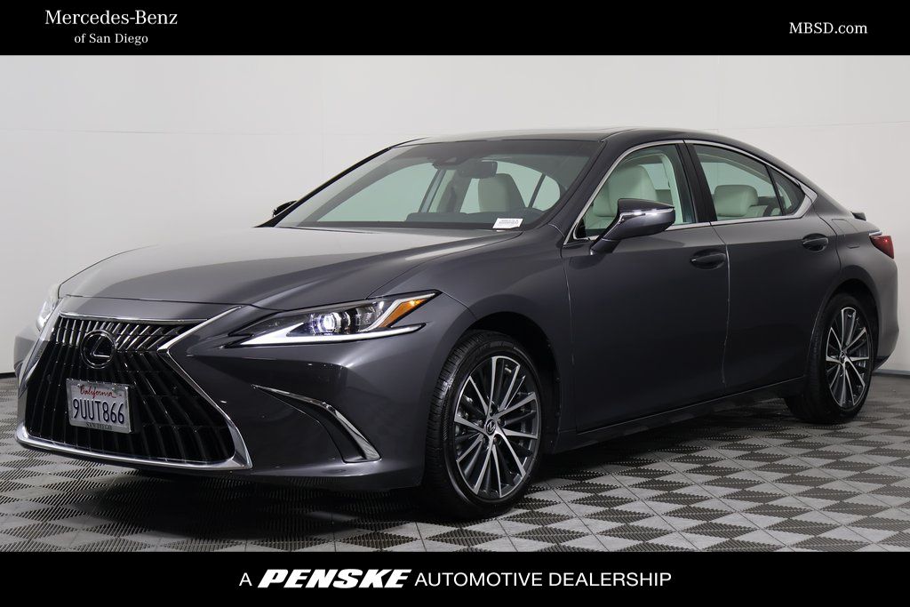 2025 Lexus ES Hybrid 300h's photo