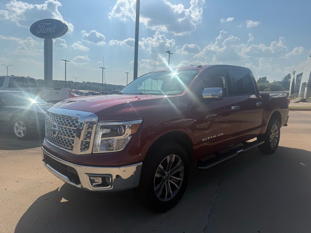 2018 Nissan Titan SL photo 4