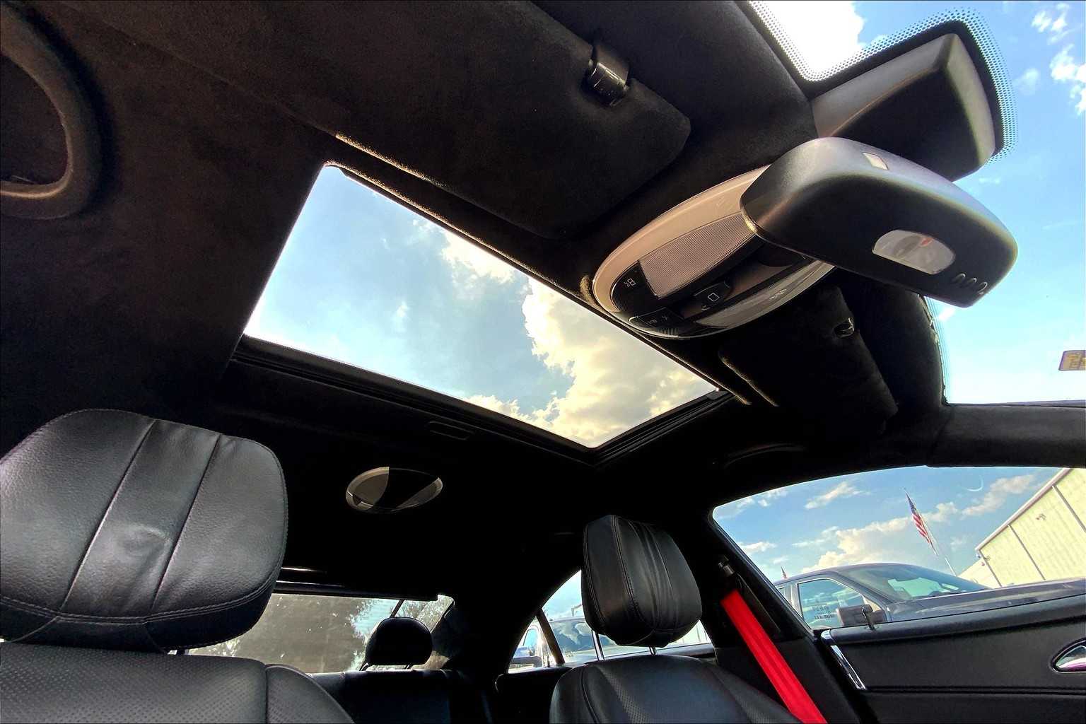 2011 Mercedes Benz CLS 550 photo 11