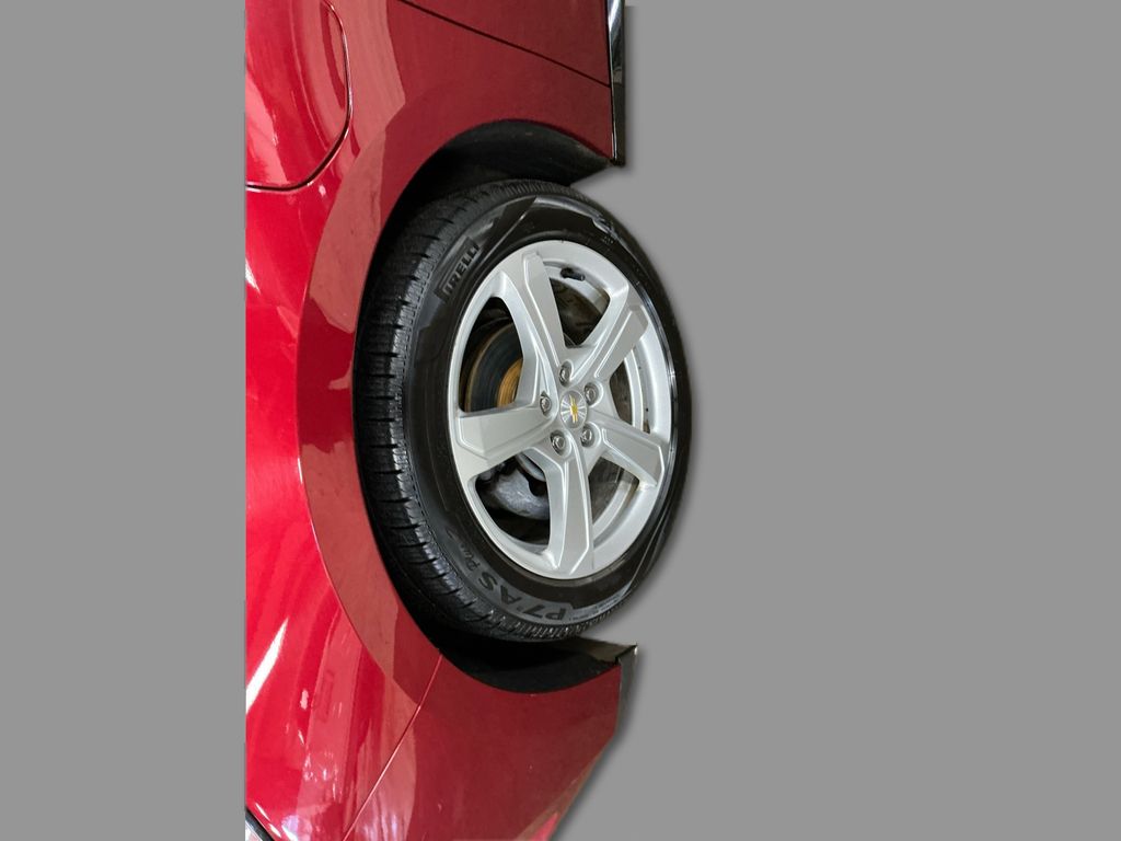 2018 Chevrolet Volt LT photo 16