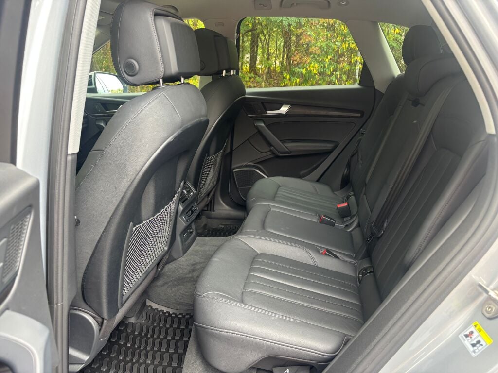 2020 Audi Q5 Premium Plus photo 11