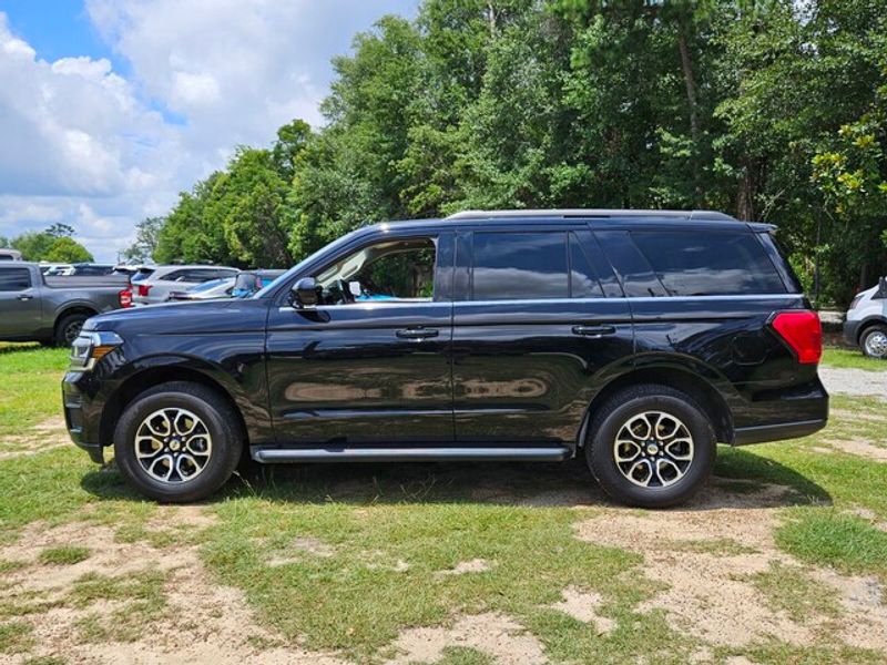 2024 Ford Expedition XLT photo 3