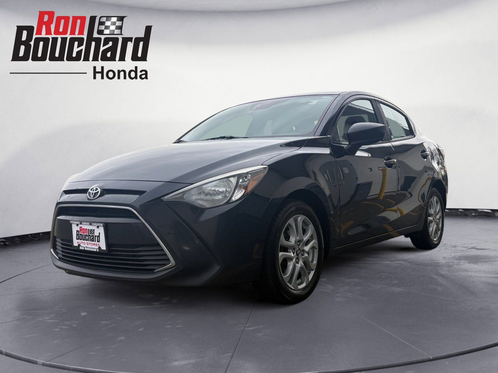 2017 Toyota Yaris iA Base photo 3