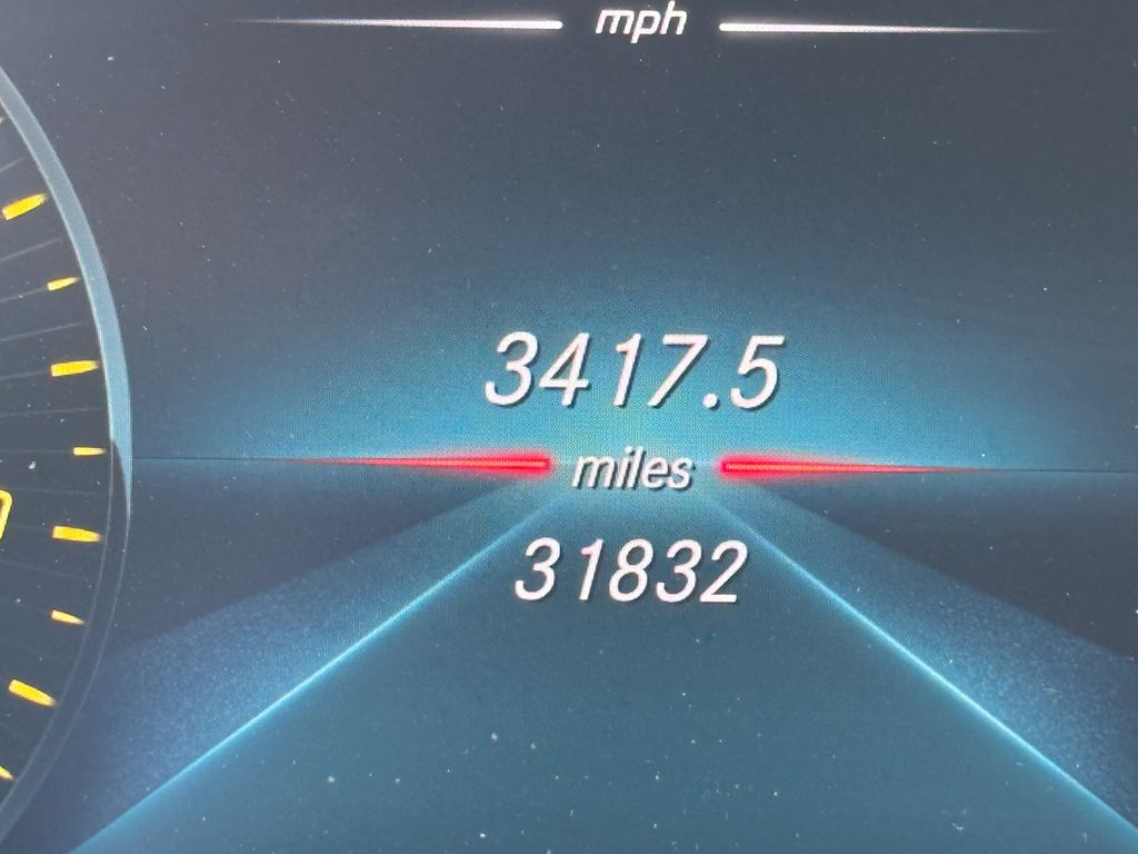 2022 Mercedes Benz GLC 300 photo 4