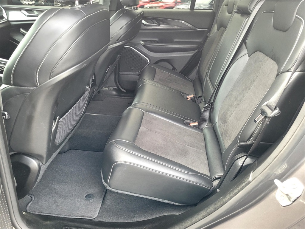 2022 Jeep Grand Cherokee Altitude photo 13