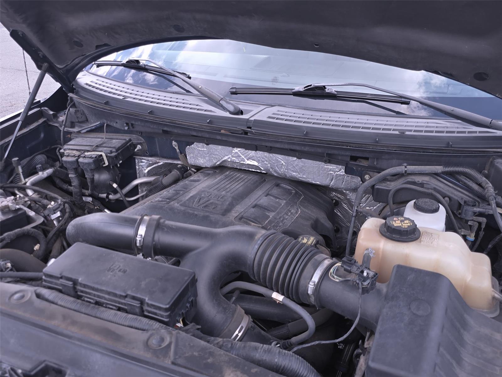 2012 Ford F-150 XLT photo 24