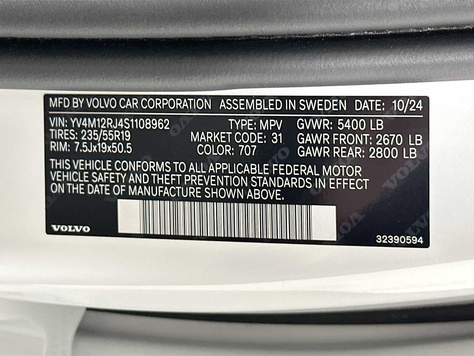 2025 Volvo XC60 B5 Core photo 28