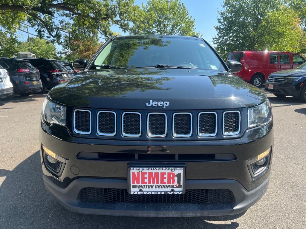 2020 Jeep Compass Latitude photo 3