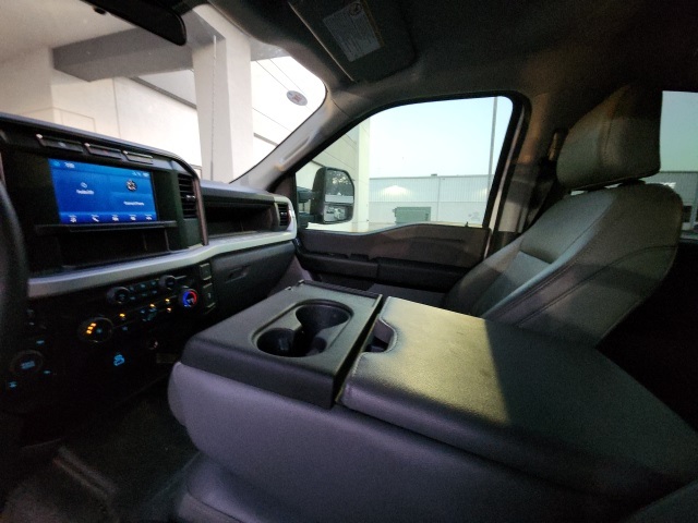 2024 Ford F-350 photo 14