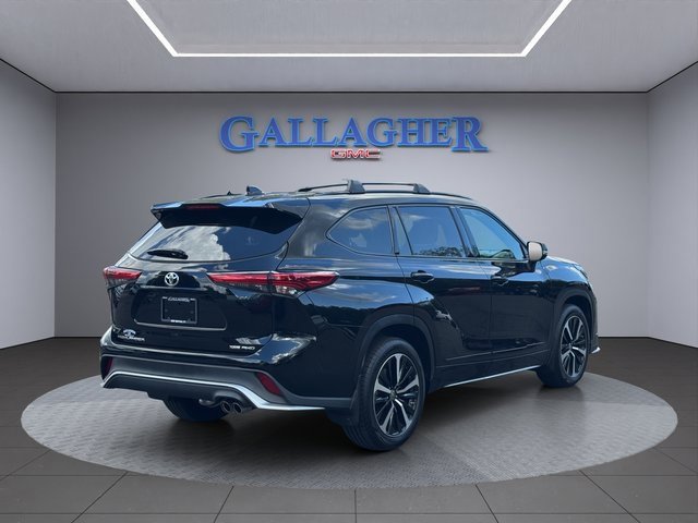 2022 Toyota Highlander XSE photo 2