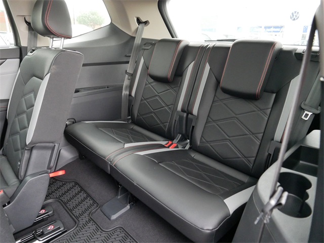 2024 Volkswagen Atlas Peak Edition SEL photo 17