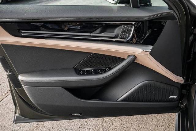 2025 Porsche Panamera 4 photo 12