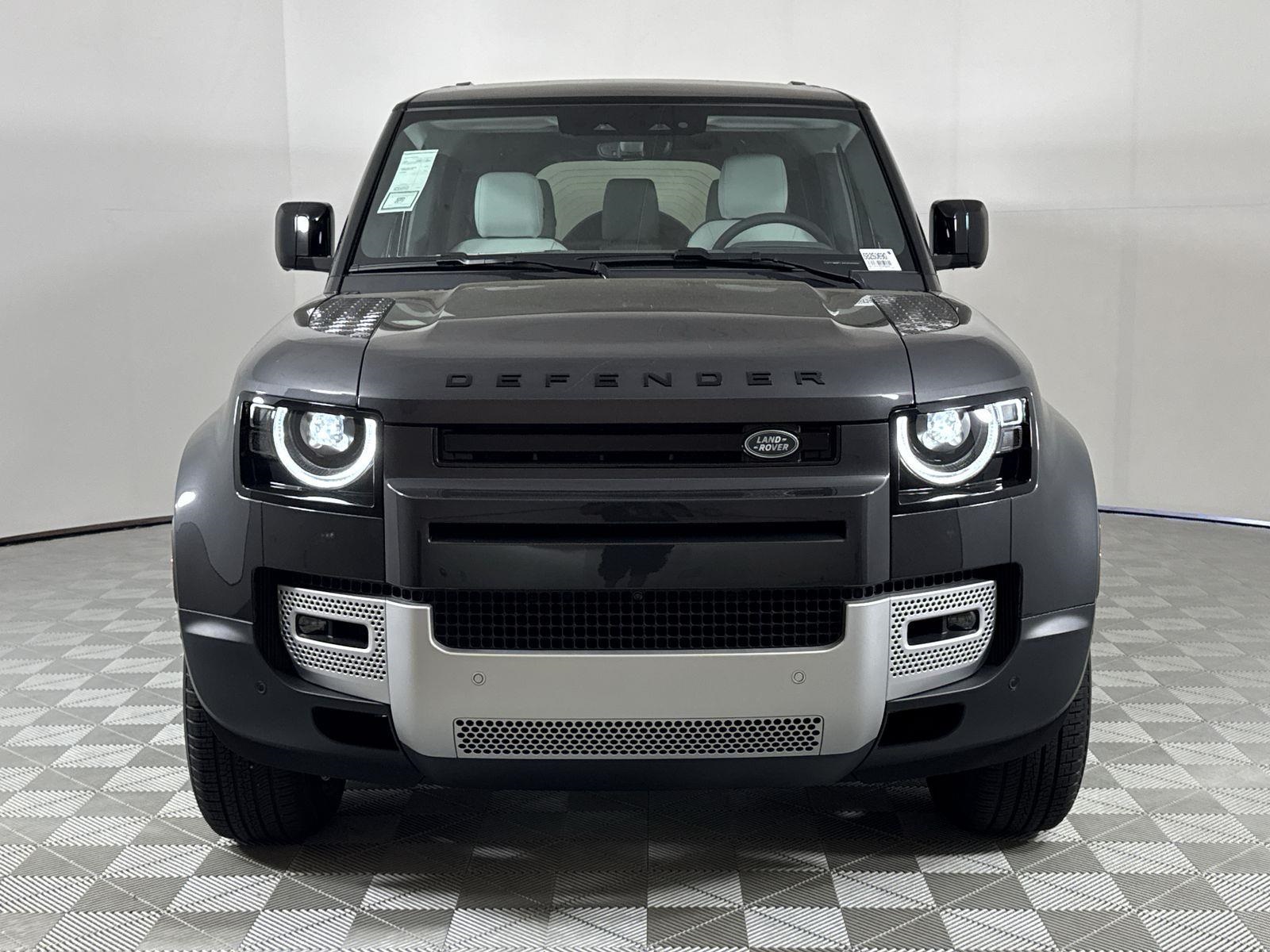 2025 Land Rover Defender 130 S photo 8