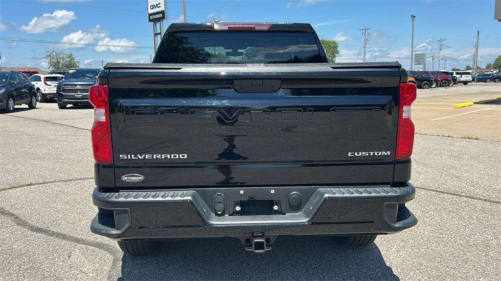 2021 Chevrolet Silverado 1500 Custom photo 4