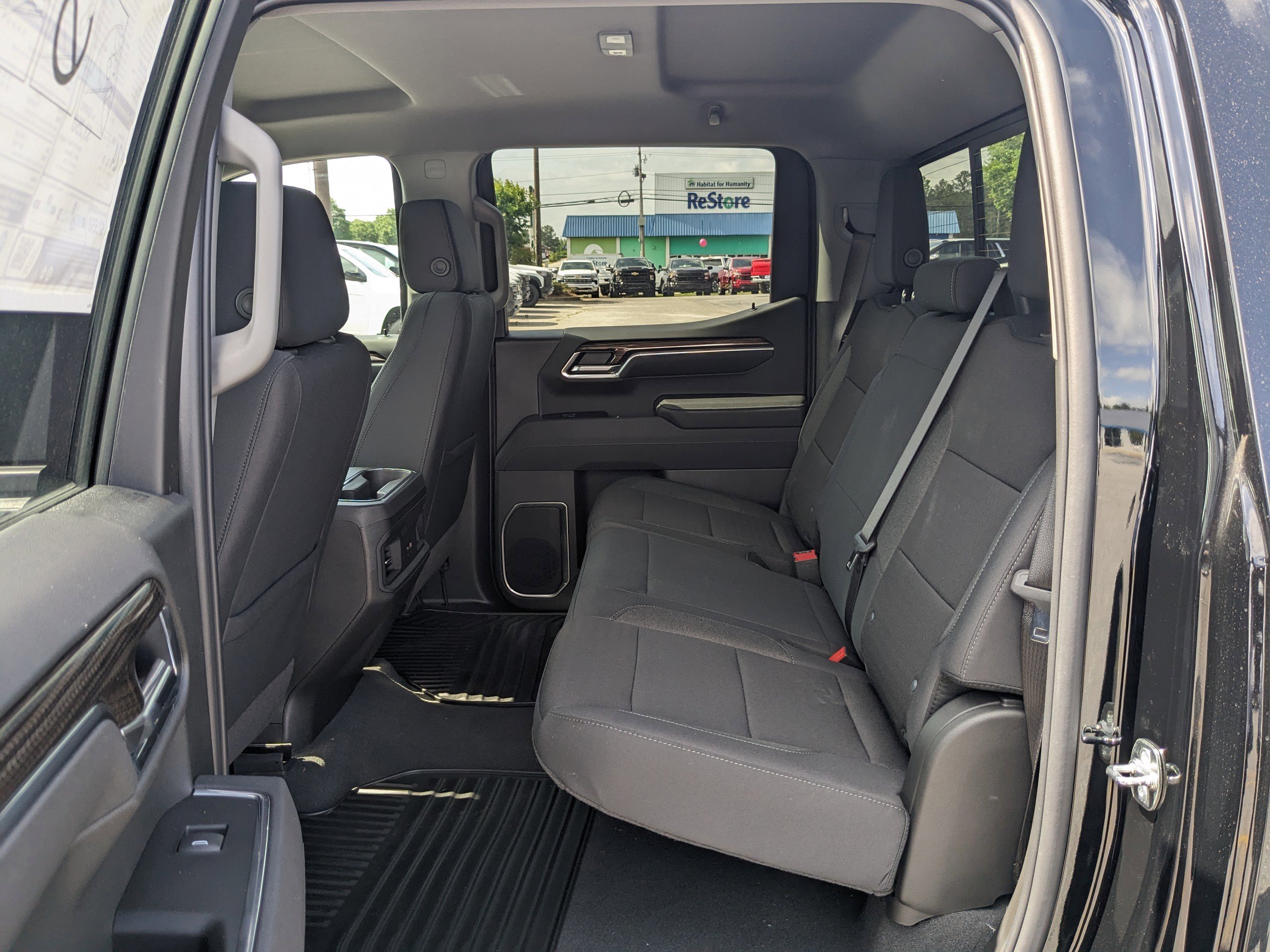 2025 Chevrolet Silverado 1500 RST photo 14