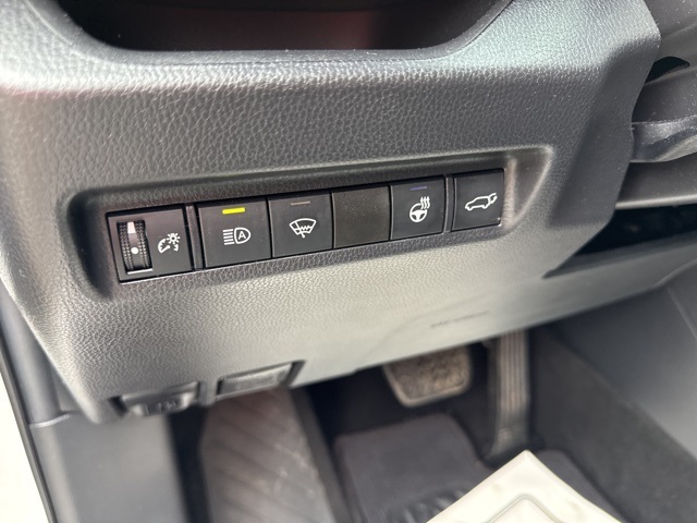 2021 Toyota RAV4 XLE Premium photo 27