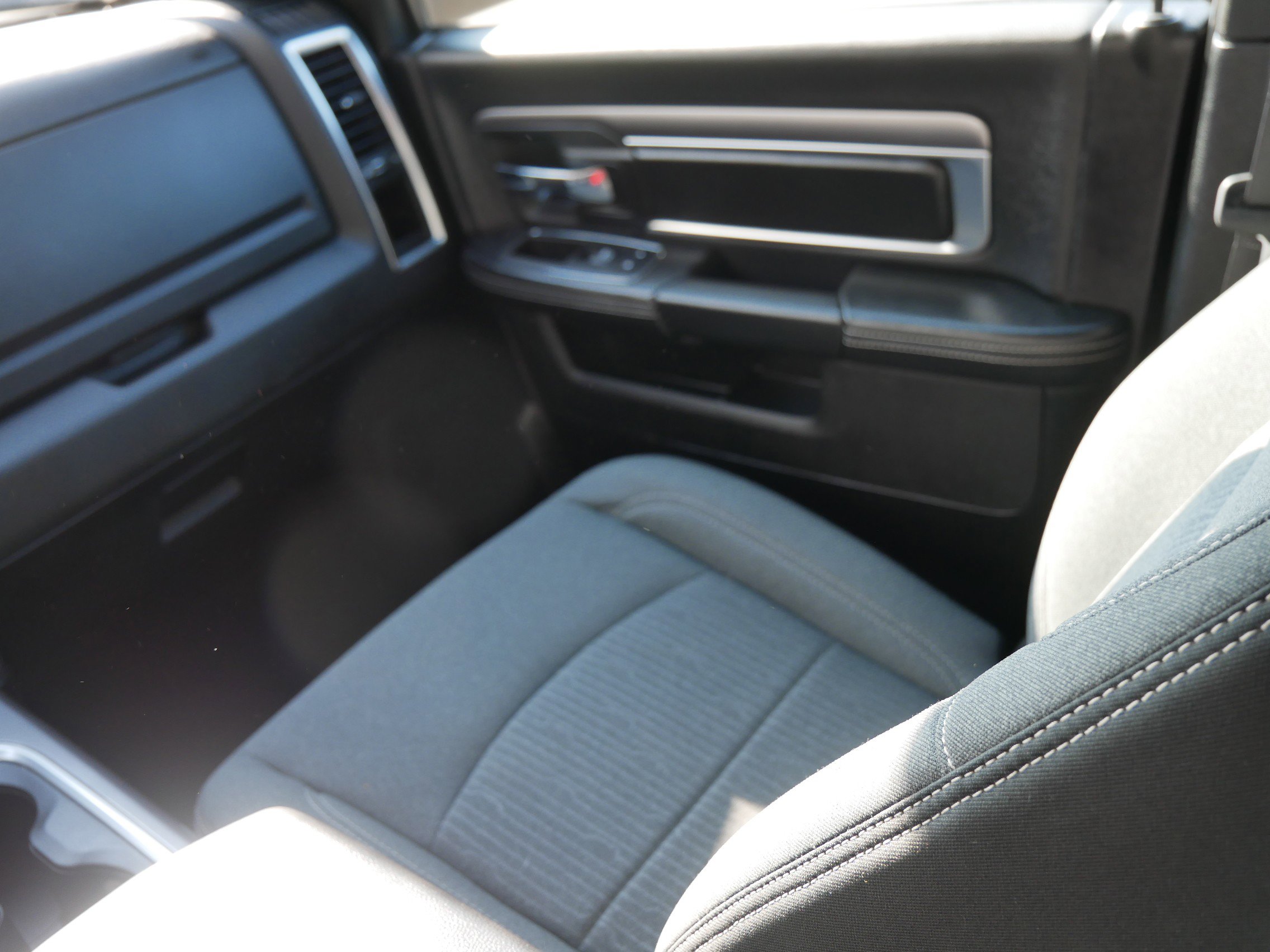 2022 Ram 1500 Classic Warlock photo 16