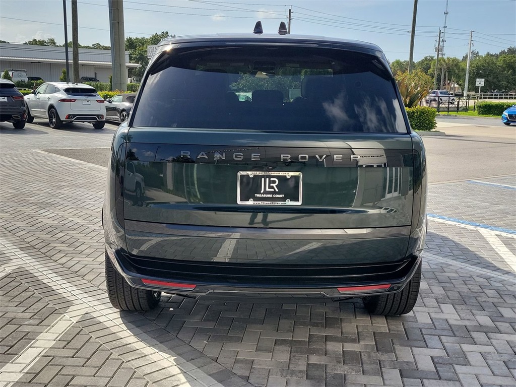 2025 Land Rover Range Rover SE photo 4