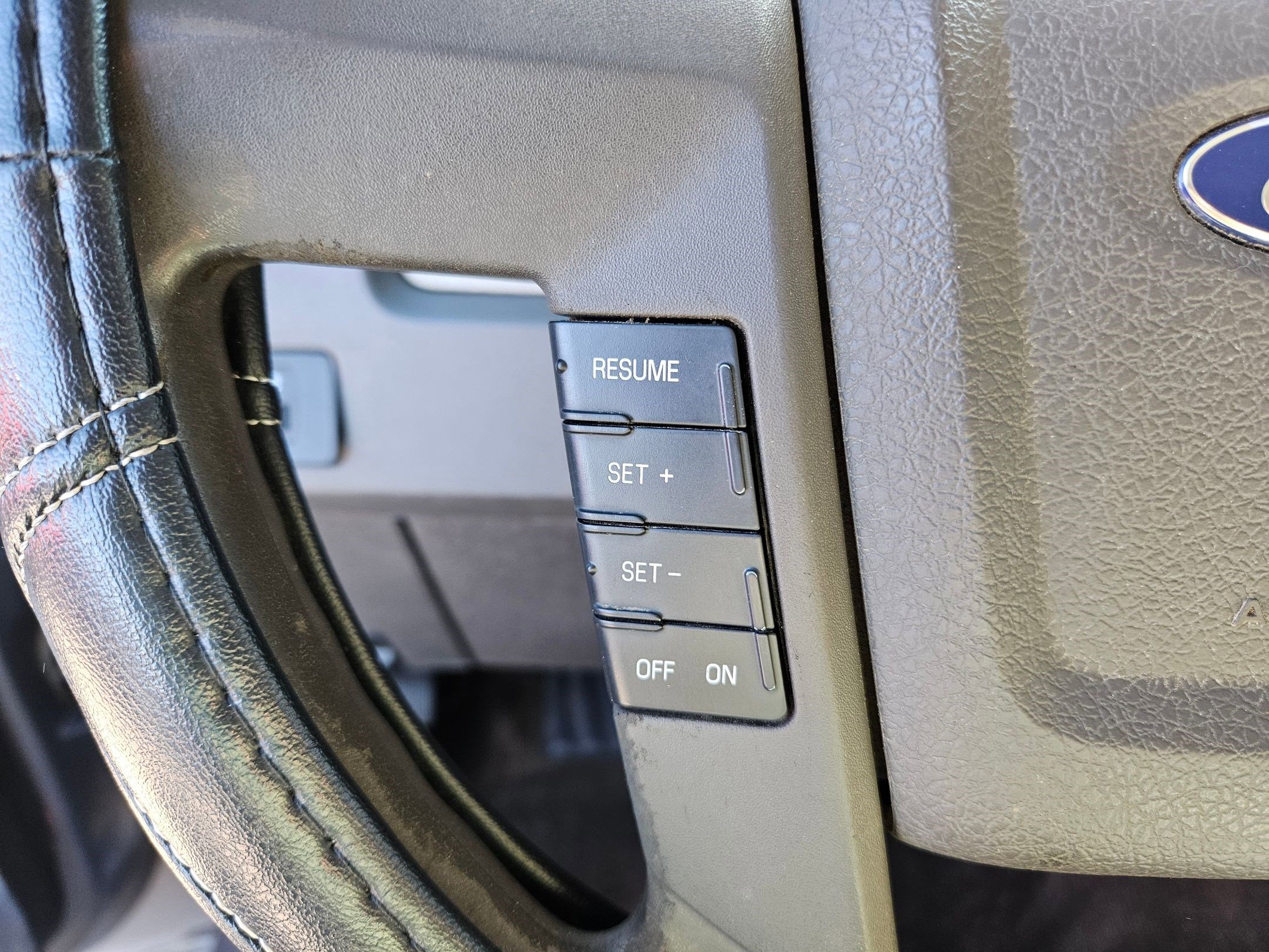 2010 Ford F-150 XLT photo 16
