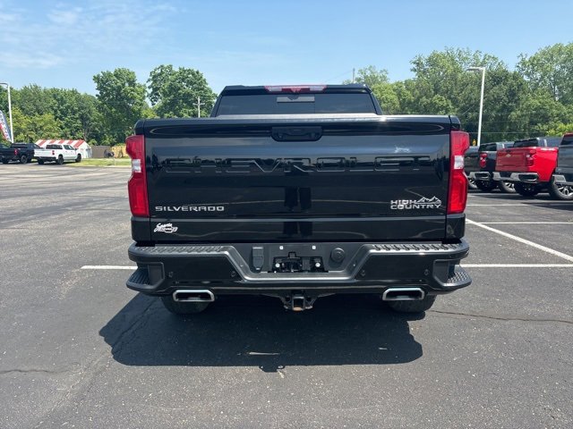 2022 Chevrolet Silverado 1500 High Country photo 3
