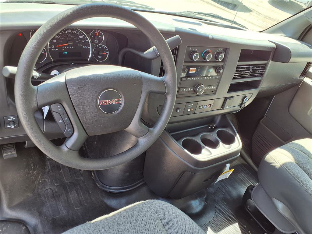 2025 Gmc Savana Cutaway 3500 photo 2