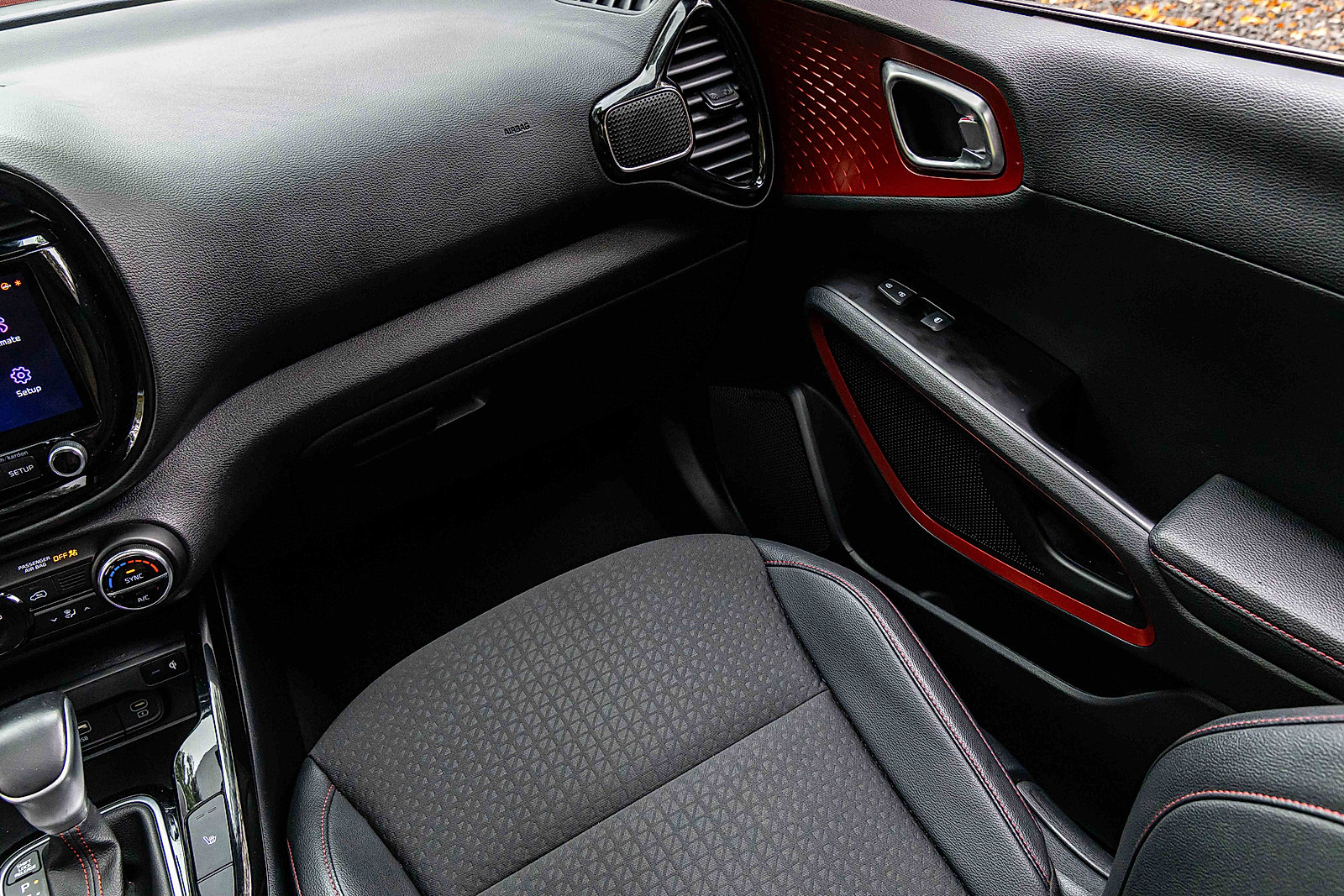 2023 Kia Soul GT-Line photo 17