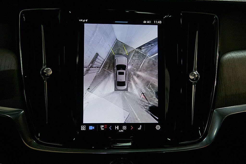 2024 VOLVO S90 - Image 28