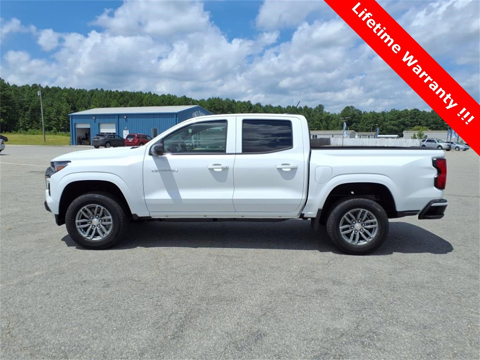 2025 Chevrolet Colorado Work Truck LT photo 2