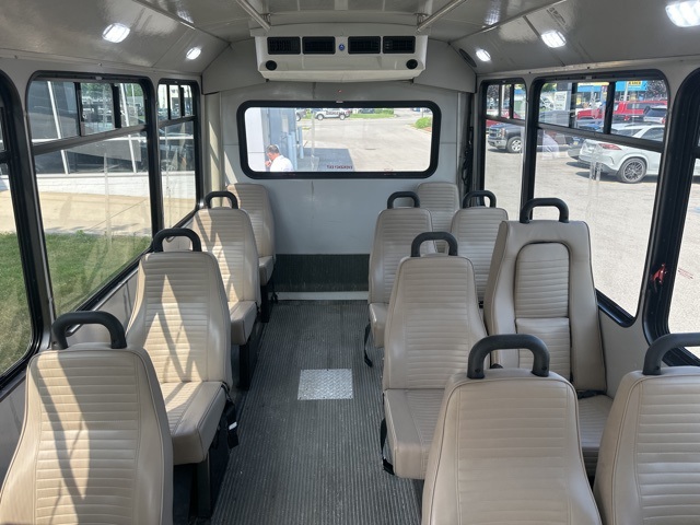 2017 Ford E-350 photo 12