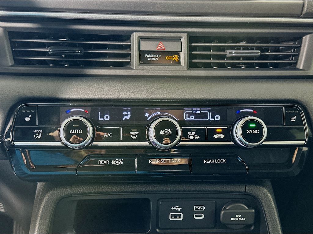 2025 Honda Pilot Touring photo 13