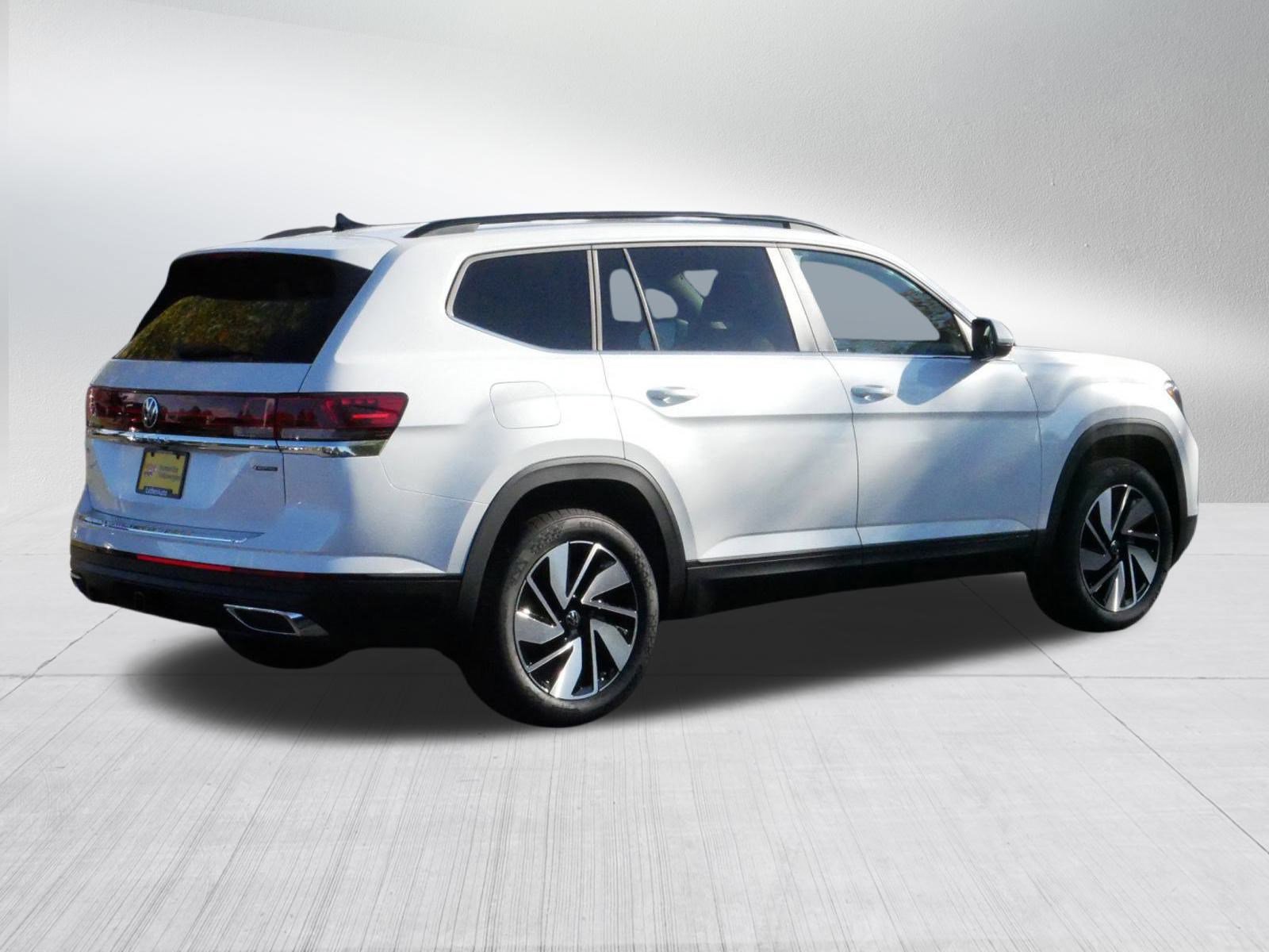 2026 Volkswagen Atlas SE Technology photo 3