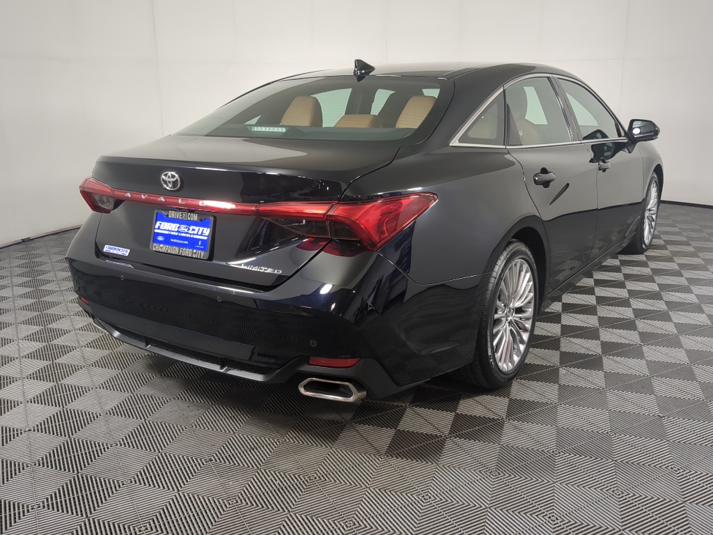 2020 Toyota Avalon Limited Hybrid photo 8