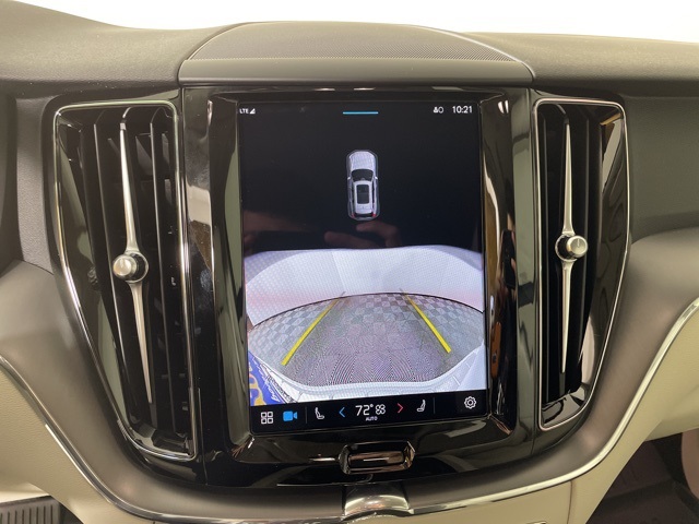 2025 Volvo XC60 T8 Core photo 4