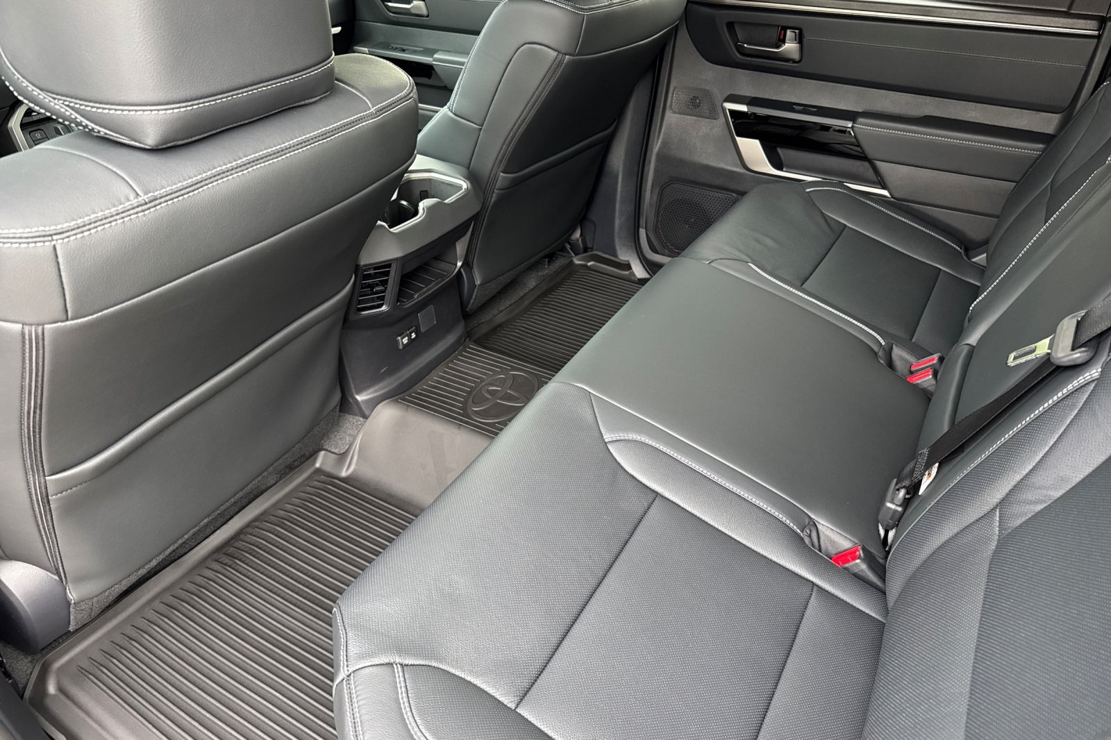 2026 Toyota Tundra Limited CrewMax photo 4