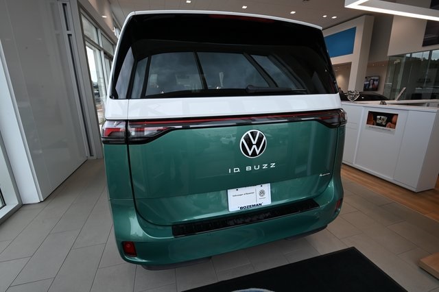 2025 Volkswagen ID. Buzz Pro Plus photo 12