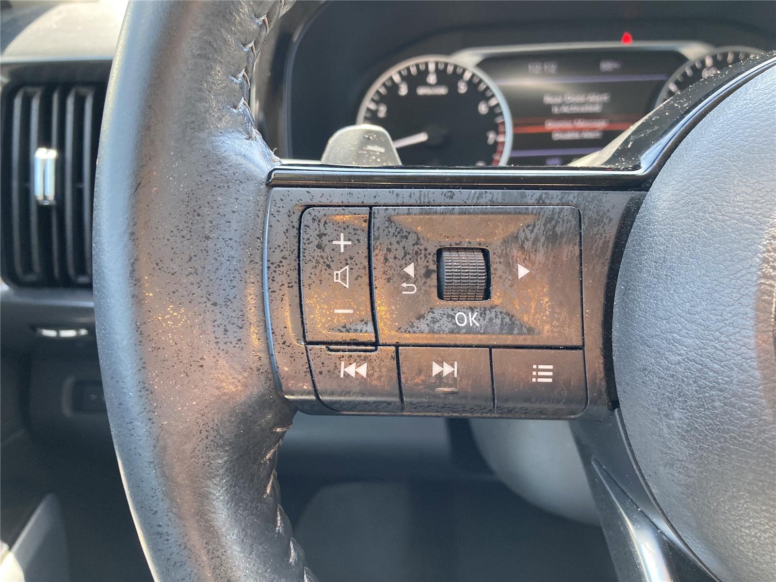 2023 Nissan Pathfinder SL photo 29